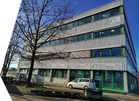 Ansicht bfz-Schulgebäude von Osten in der sich die Berufsfachschule für Pflege befindet